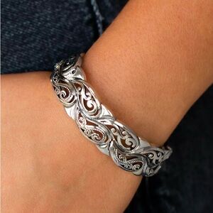 NEW Silver Paisley Portico Bracelet